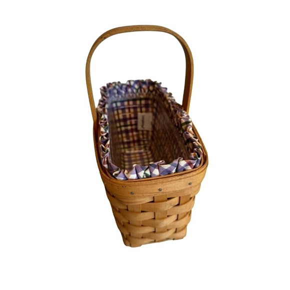 Longaberger Handwoven Picnic Basket With Fabric Liner and Plastic Protector - Picture 3 of 7